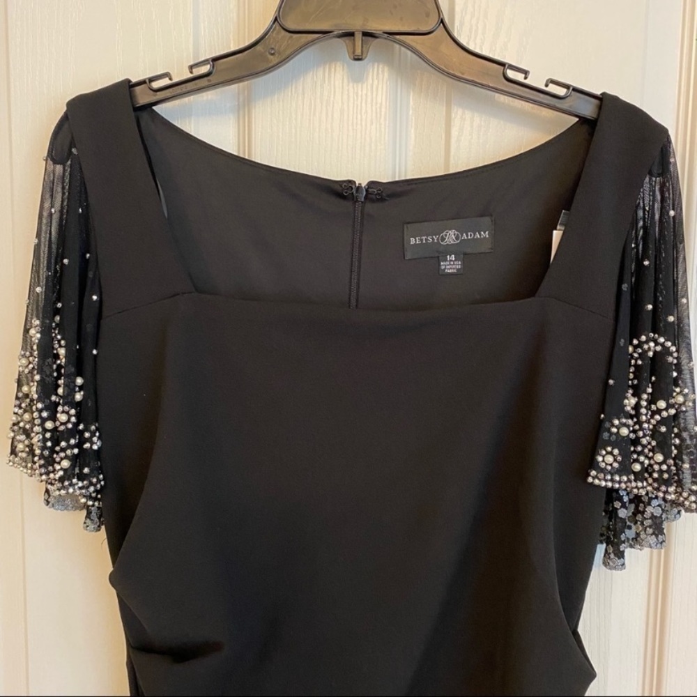 Betsy & Adam Embellished-Sleeve Sheath Dress in Black/Silver - Picture 4 of 10